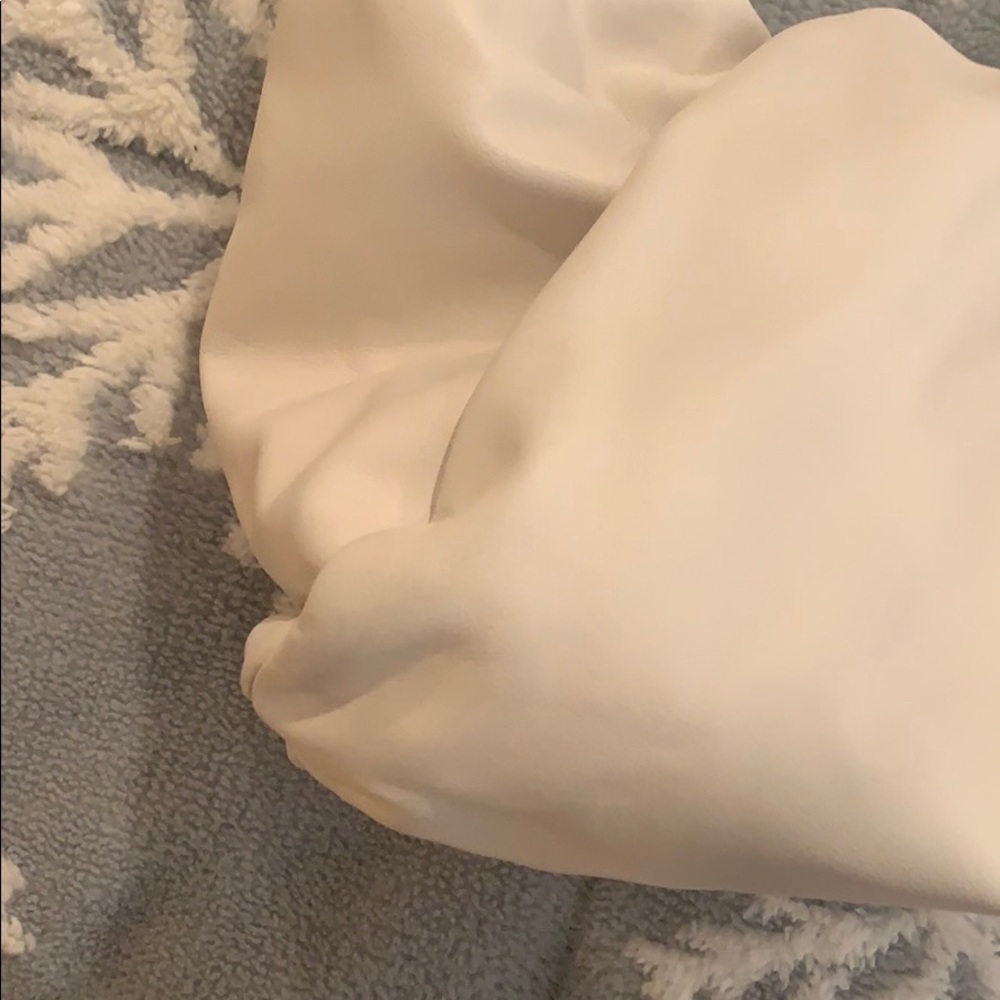 Bottega Veneta white shoulder pouch - Picture 2 of 14